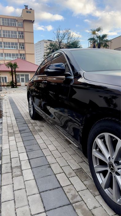 Mercedes E220D 4MATIC 194 CP