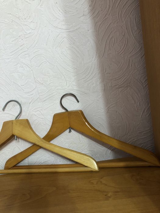 Вешала для одежды.