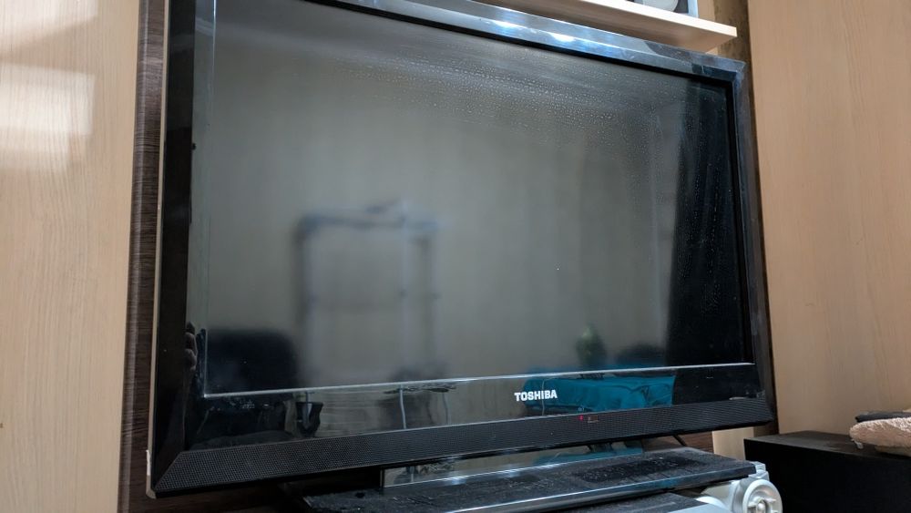 Продам телевизор Toshiba 32AV700V (32")