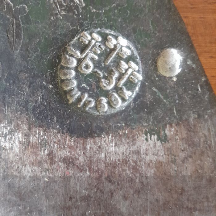 Топор советский продам.