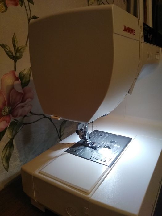 Швейная машина Janome art deco 7180