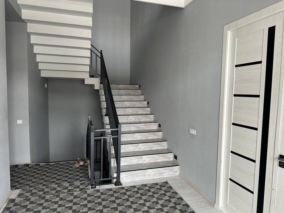 Сергили Янгихайотта ховли сотилади