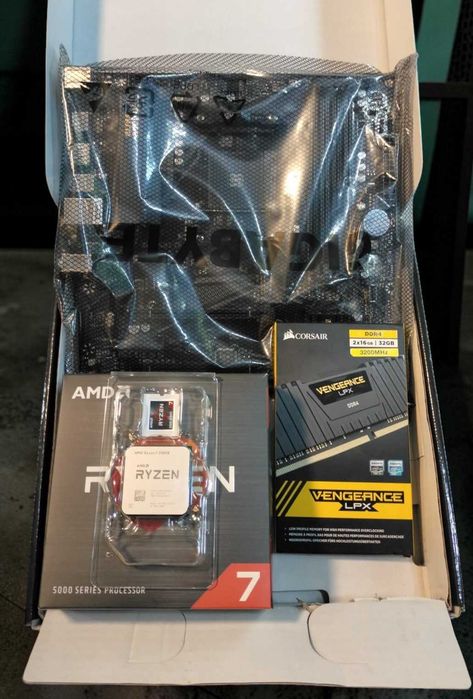 KIT Ryzen 7 5800X 4.7 Ghz AMD, 16GB DDR4 3200 Corsair, Gigabyte B550M