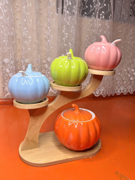 Бытовая банка для приправ