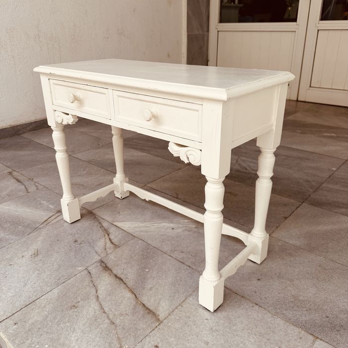 Продава се: Дървена винтидж конзола – скандинавски стил