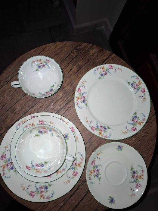 Тройни порцеланови сетове