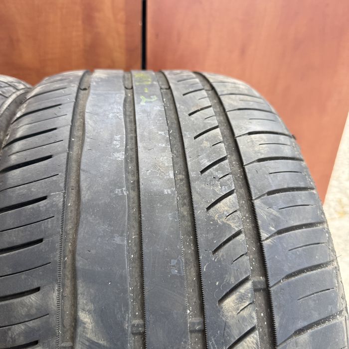 2 броя летни гуми Churcill 255/35 R18 Dot 1022 ном 851