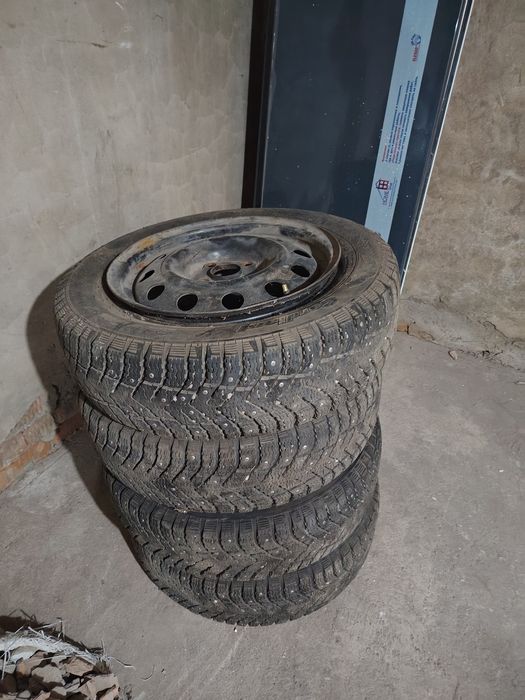 Продам резину с дисками зимняя