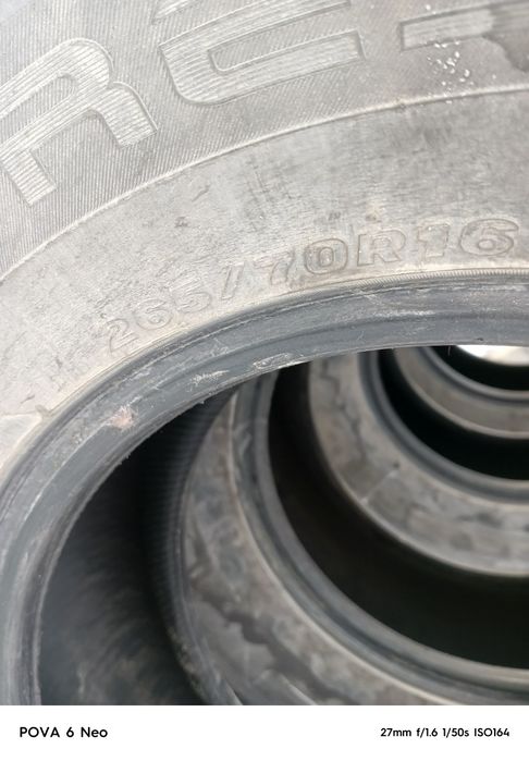 Продам шины Maxxis