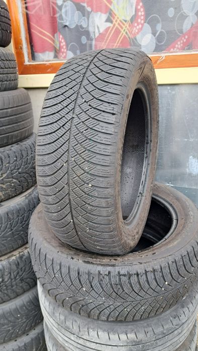 2 бр всесезонни гуми 215 55 17