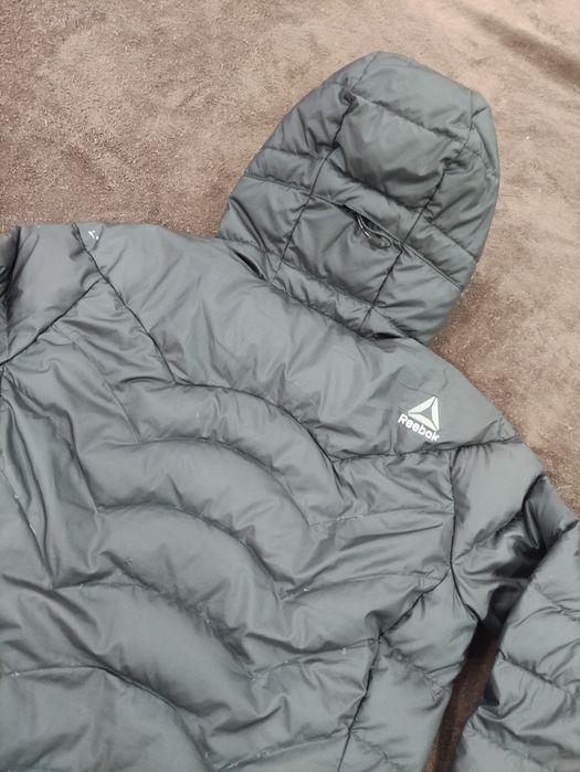 Продавам зимно яке Reebok
