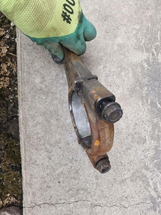 Продам шатун на mersedes actroc mp2