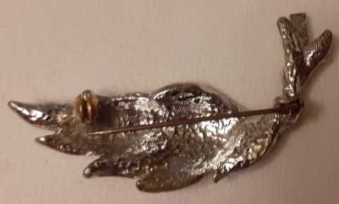 Стильные элегантные броши