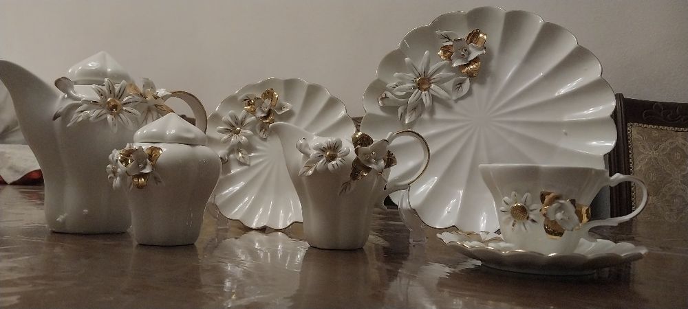 Chiroyli oq idishlar