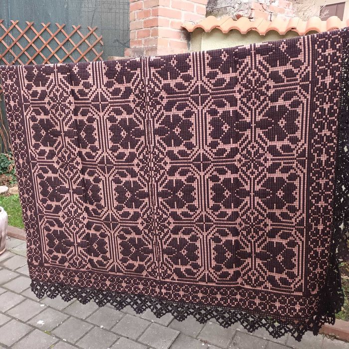 vand covoare de lana, tesute manual, stare impecabila