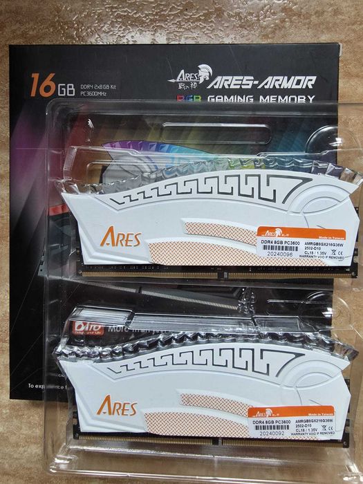 Vand kit memorie DDR4 Dato RGB 3600MHz 16GB ca nou, in garantie