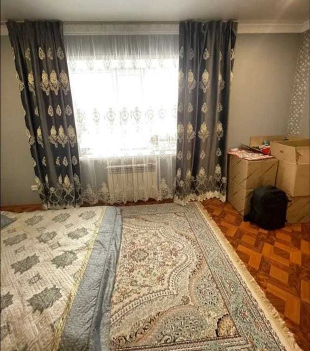 Просторный двухэтажный дом в отличном районе