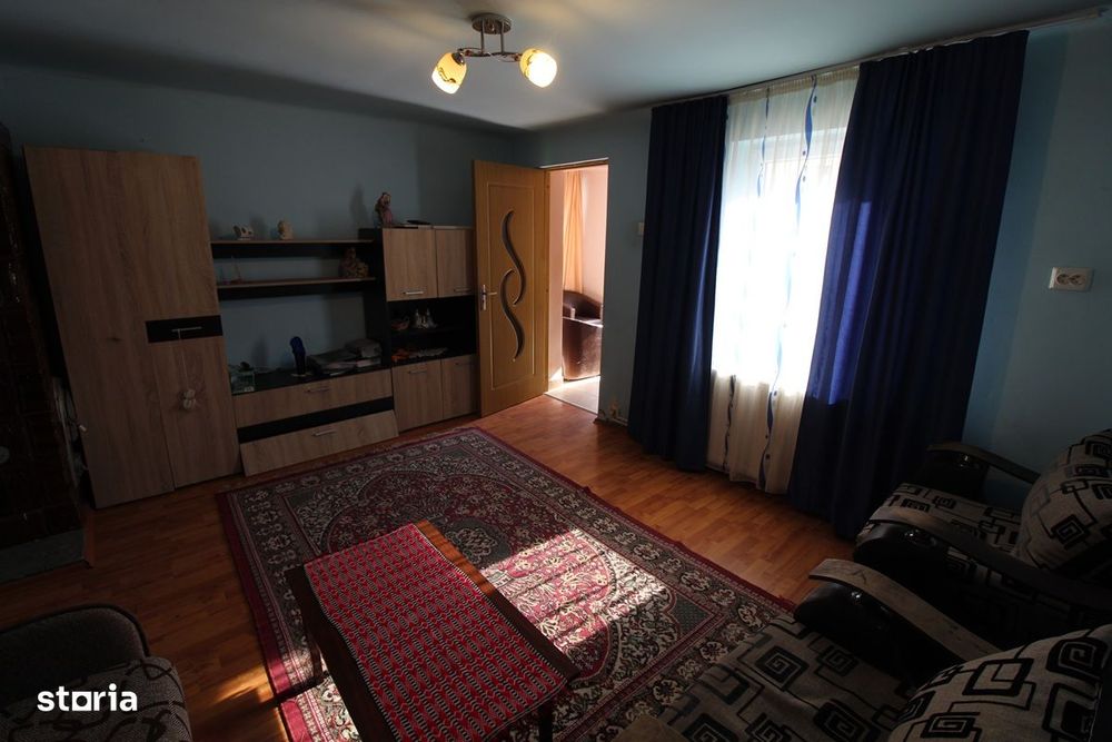 Vând proprietate cu 2 case în Peștișu Mare-Hunedoara, teren 2261mp...