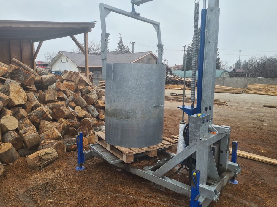 Utilaj pentru ambalat lemne de foc