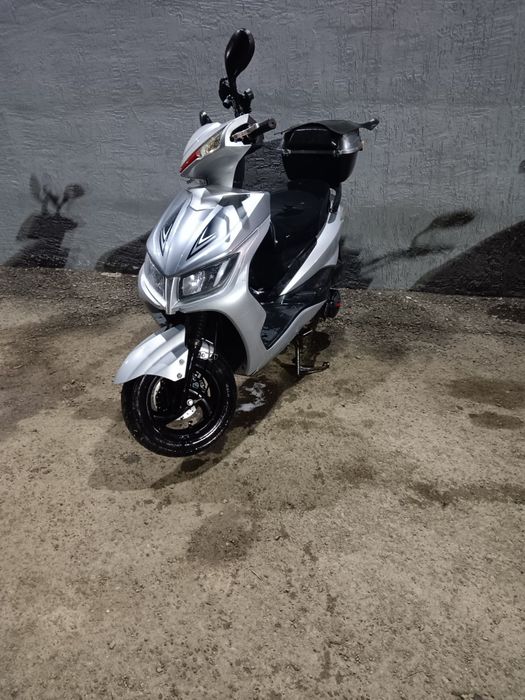 Продам скутер М8