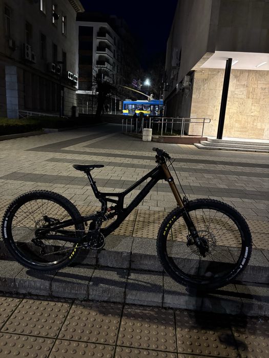 Santa Cruz V10 cc 2025 black