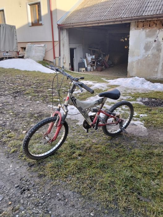 Bicicleta MTB de copii