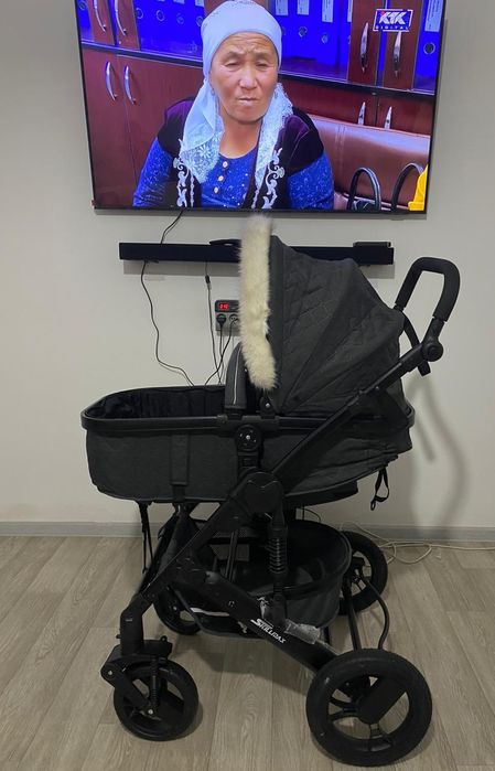 Срочно продам детскую коляску