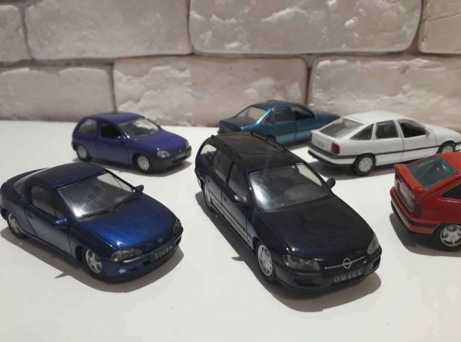 1:43 Opel умалени модели за колекция
