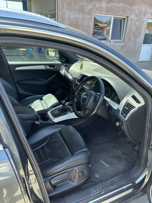 Dezmembrez Audi Q5 2.0 Tdi 170 cp Quattro  2011 cod motor CJC CGL CAH