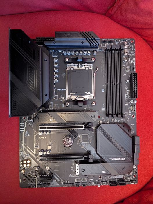 AM5 комплект: AMD Ryzen 7 9800X3D + MSI MAG B650 Tomahawk WiFi / опция DDR5 RAM