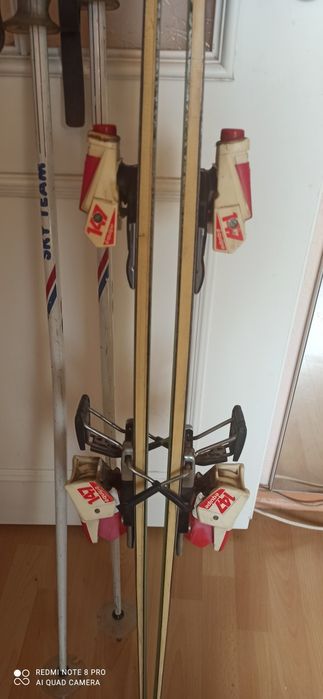 Vând skiuri cu atomic cu tot cu legături Solomon și bețe doar în Brașo