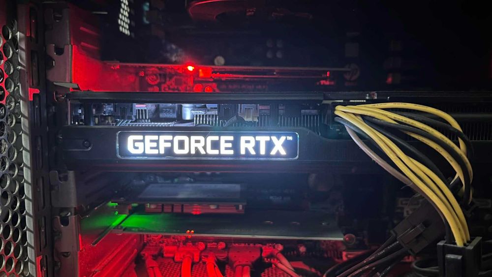 Гейминг компютър HP Z820, 32GB RAM, два Xeon процесора и RTX 3050 8GB