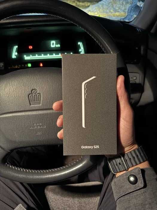 Samsung Galaxy S25 5G 12/256Gb (Новый на Гарантии)