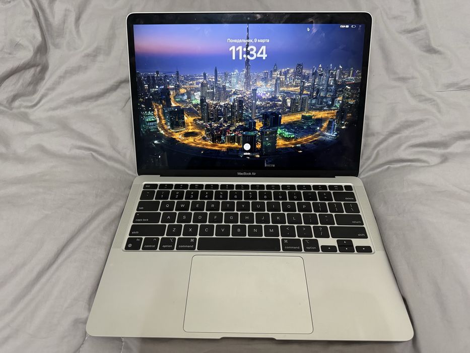 MacBook M1 AIR 8/256