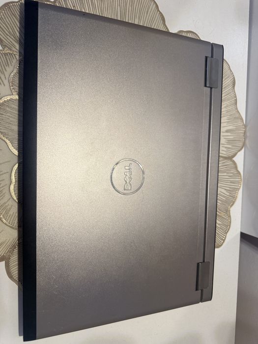 Vând leptop Dell Vostro V13