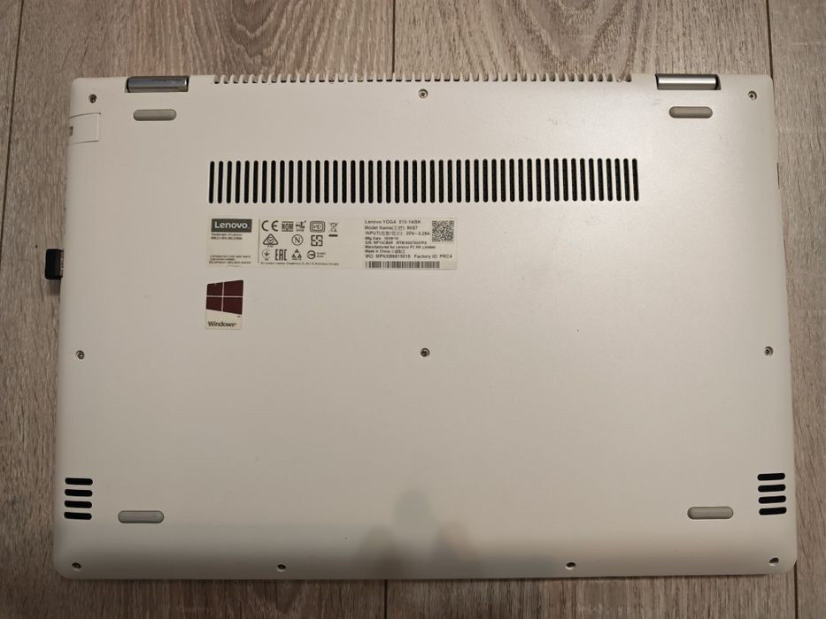 Laptop cu touchscreen / Tableta Lenovo Yoga