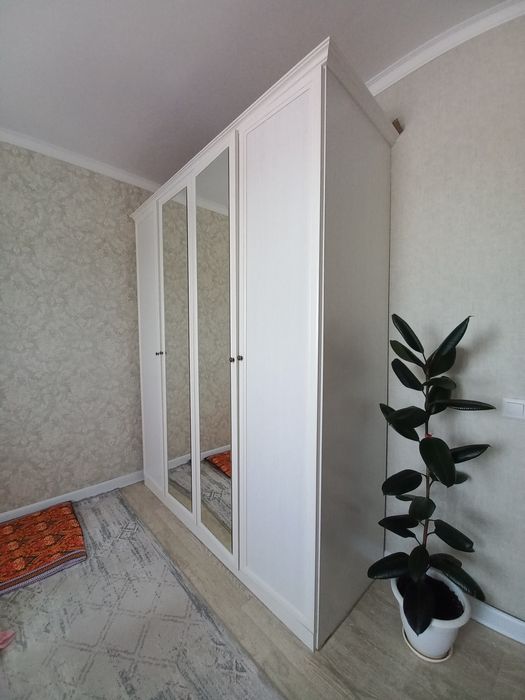 Продам шкаф. С распашн.дверями