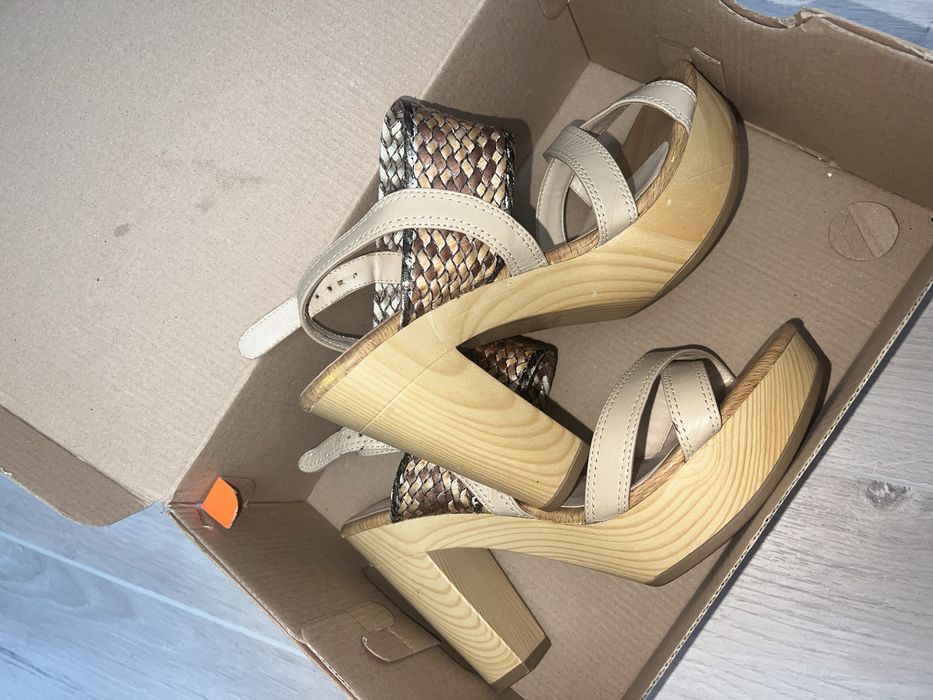 Босоножки 35 размер