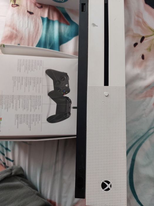 Vand Xbox one s în perfecta stare de funcționare
