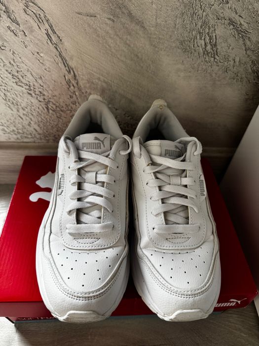 Puma бели маратонки