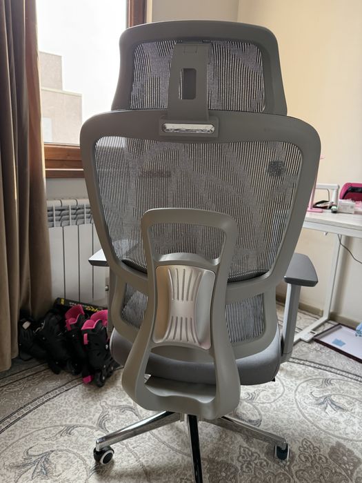 Кресло для офис и компьютер