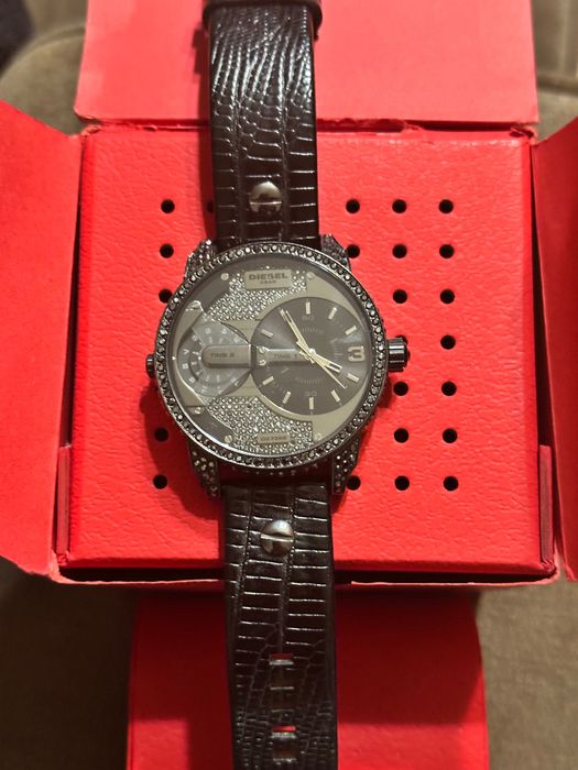 Дамски часовник Дизел