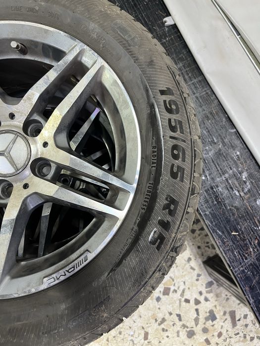 Продам шины с дисками от w202