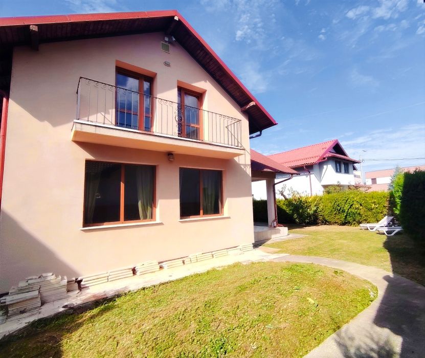 Casă deosebită în Găvana – Platou, zonă rezidențială liniștită