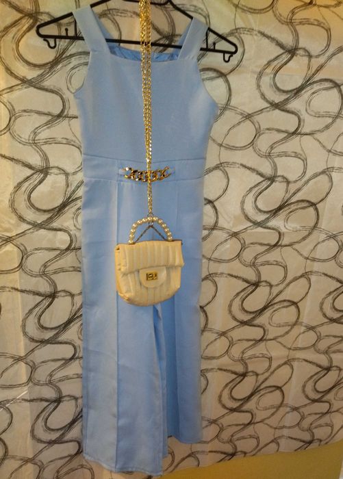 Модерен детски комплект от 4 части .