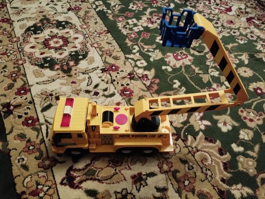 Камаз с подъёмником