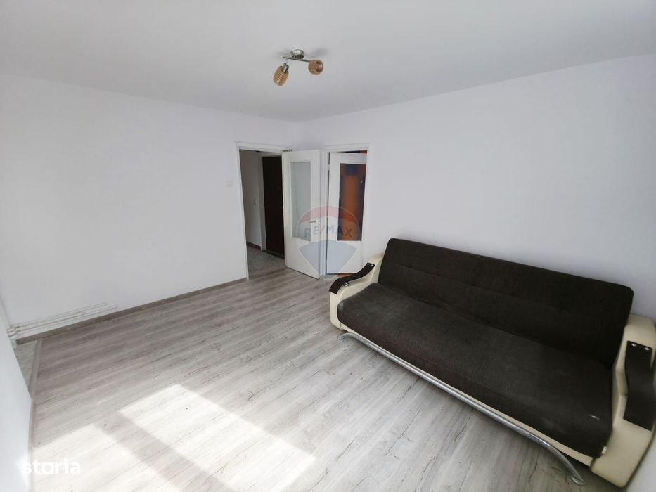 Apartament cu 3 camere de vânzare în zona Maratei