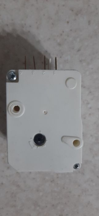 Продам таймер оттайки холодильника