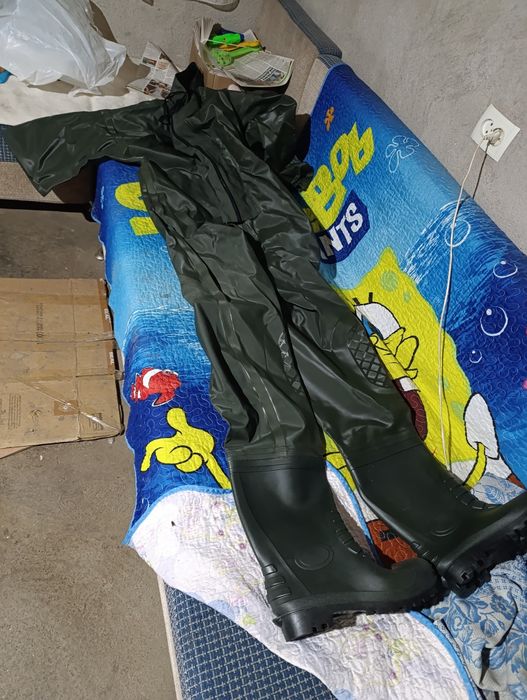 Продам дождевой костюм