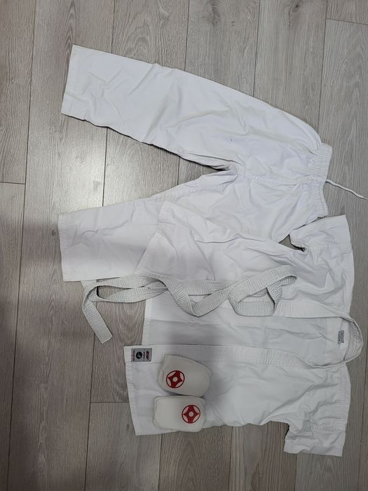 Продам костюмы каратэ